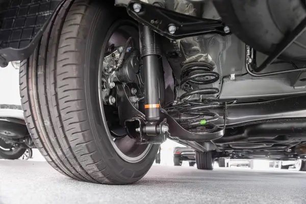 Signs Your Car Needs New Struts